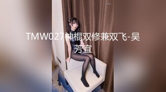 白色短热裤娇小身材迷人笑容女孩樱桃小嘴里含着超大粗黑鸡巴操进粉嫩鲍鱼里真是视觉冲击