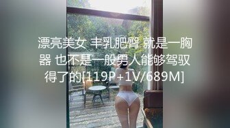 ❤️√两男一女晚上吃烧烤摸鸡鸡 迫不及待回宿舍3P大战 场面很淫荡~舌吻吃鸡 舔穴抠逼 简直不要不要的 (3)