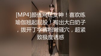 高颜值白虎妹子被草喷尿，叫上姐姐一起伺候炮友，