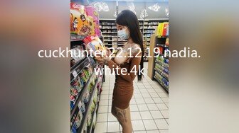 最新流出坑爹的男技师偷拍【女性私处保健直播】碰到欲女小哥胆儿就大了脱光光按还一边唠嗑，趁她不注意敢拍脸了