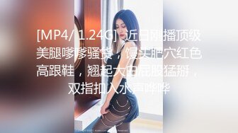 网约性感外围美女,穿上情趣装乳推舔屌