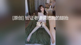 颜值很高的良家御姐人妻诱惑跟大哥在家激情啪啪直播，全程露脸深喉大鸡巴各种体位无套抽插，内射中出看逼逼