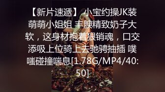 黑丝露脸非常骚的女主播伺候大哥啪啪直播，深喉大鸡巴69舔逼，激情上位淫声荡语，被大哥草不够还拿道具插逼